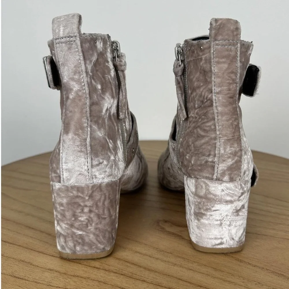 Rebecca Minkoff Mauve Crushed Velvet Studded Buckle Moto Ankle Boots Womens 6M